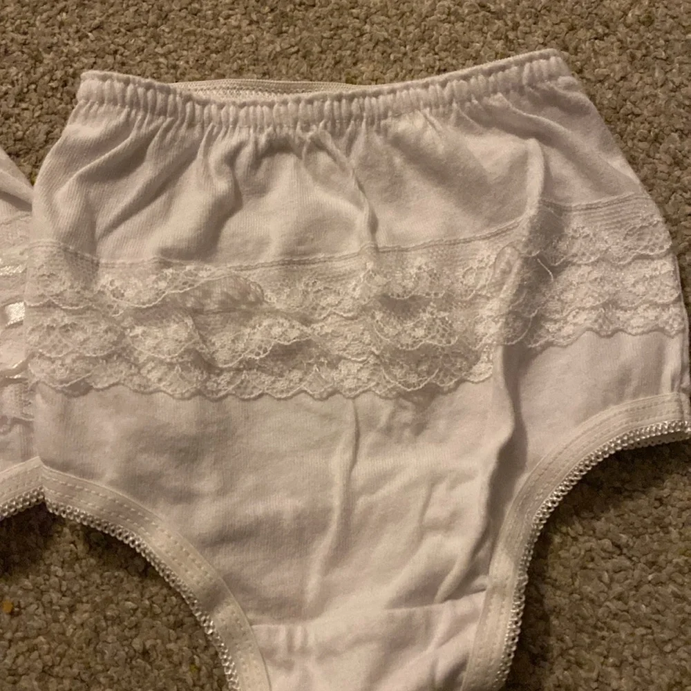 White Bloomers